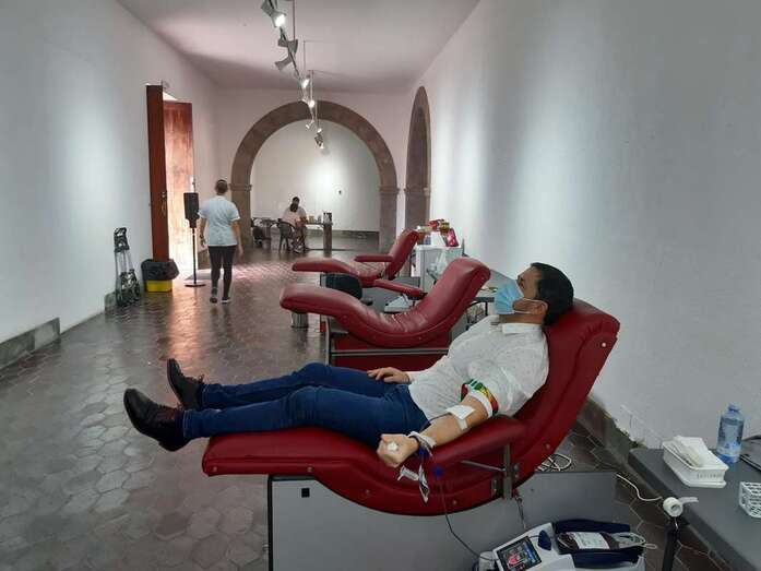 Imagen de archivo del alcalde de Telde, Héctor Suárez, donando sangre/TA.